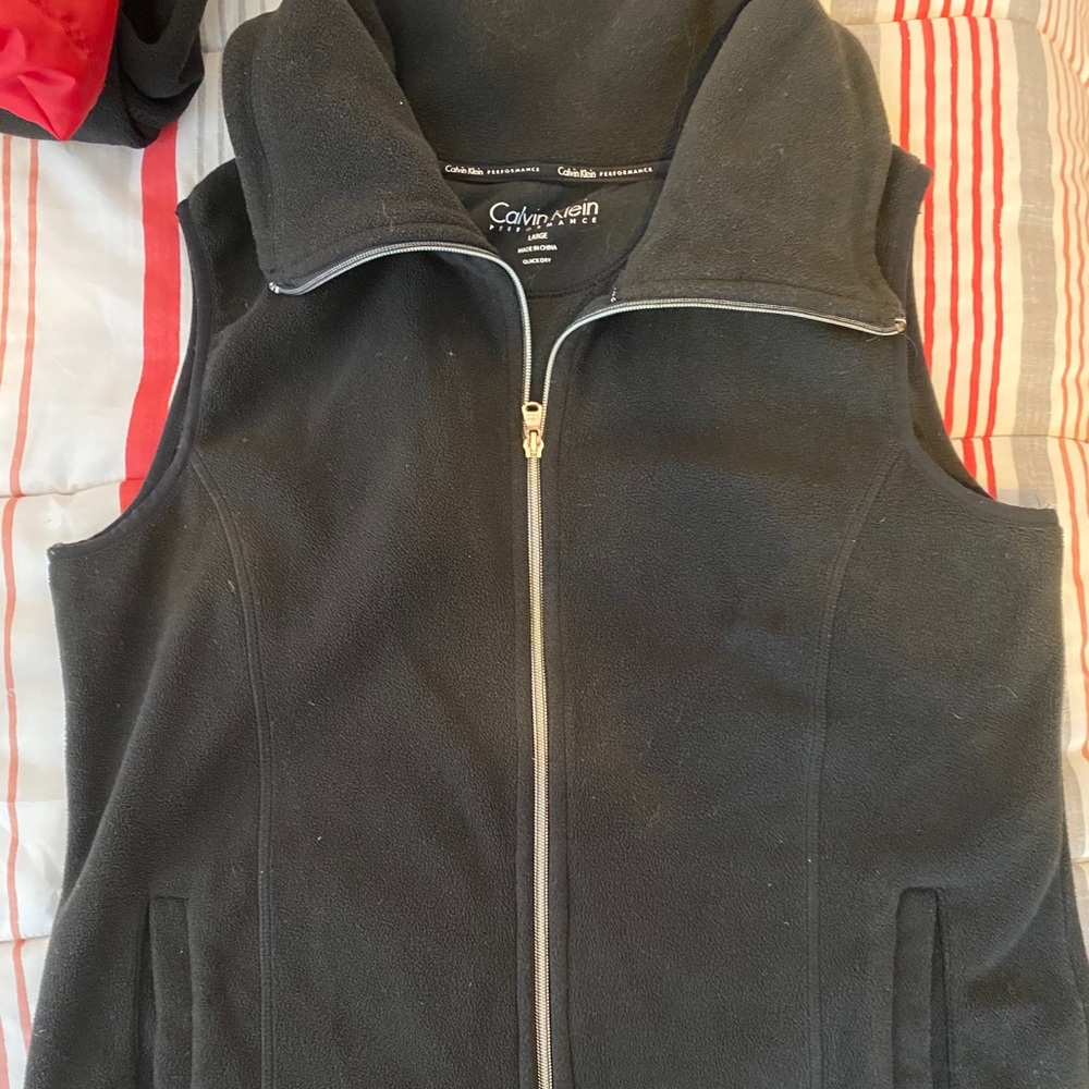 Calvin Klein Performance Vest - Picture 3 of 3